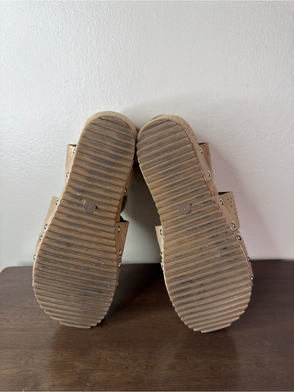 Corkys Guilty Pleasure Gold Wedge Sandals Sz 8 Womens - Picture 5 of 7